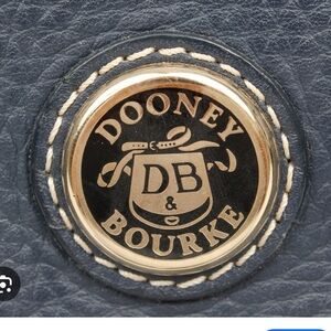 💼🛍️ Dooney & Bourke Bags on Sale! Make me an Offer! 🥳